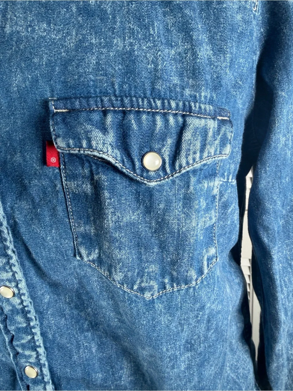 Levi's Classic Fit‎ Western Denim Snap Shirt Blue Long Sleeve Pearl Snaps L